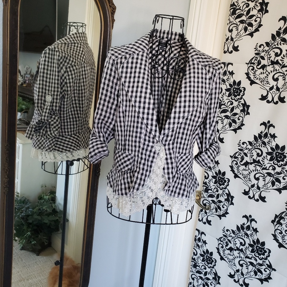 Aziz adorable peplum blouse